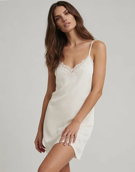 Сорочка на бретелях MD1200 ваниль - 1