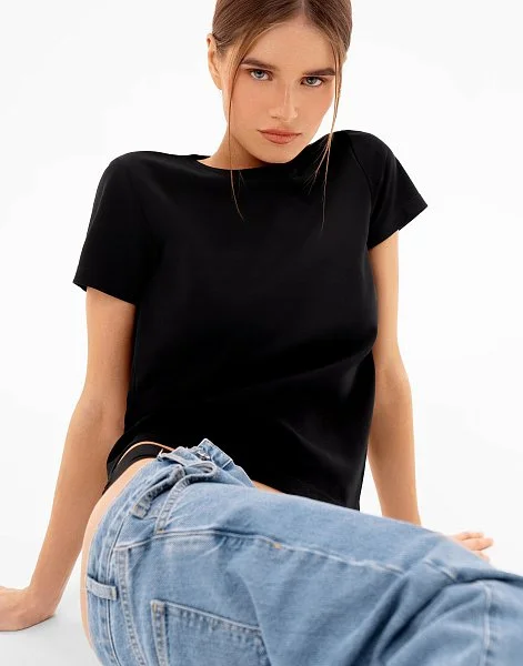 С чем носить женскую футболку: стильные идеи и советы - 1-7-2