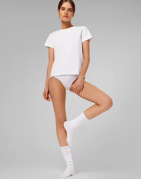 С чем носить женскую футболку: стильные идеи и советы - 1-6-5